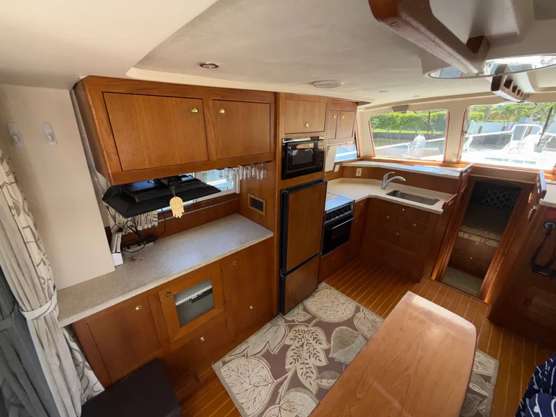 Slide: The Image of Mainship 390 Trawler 2001 - 55