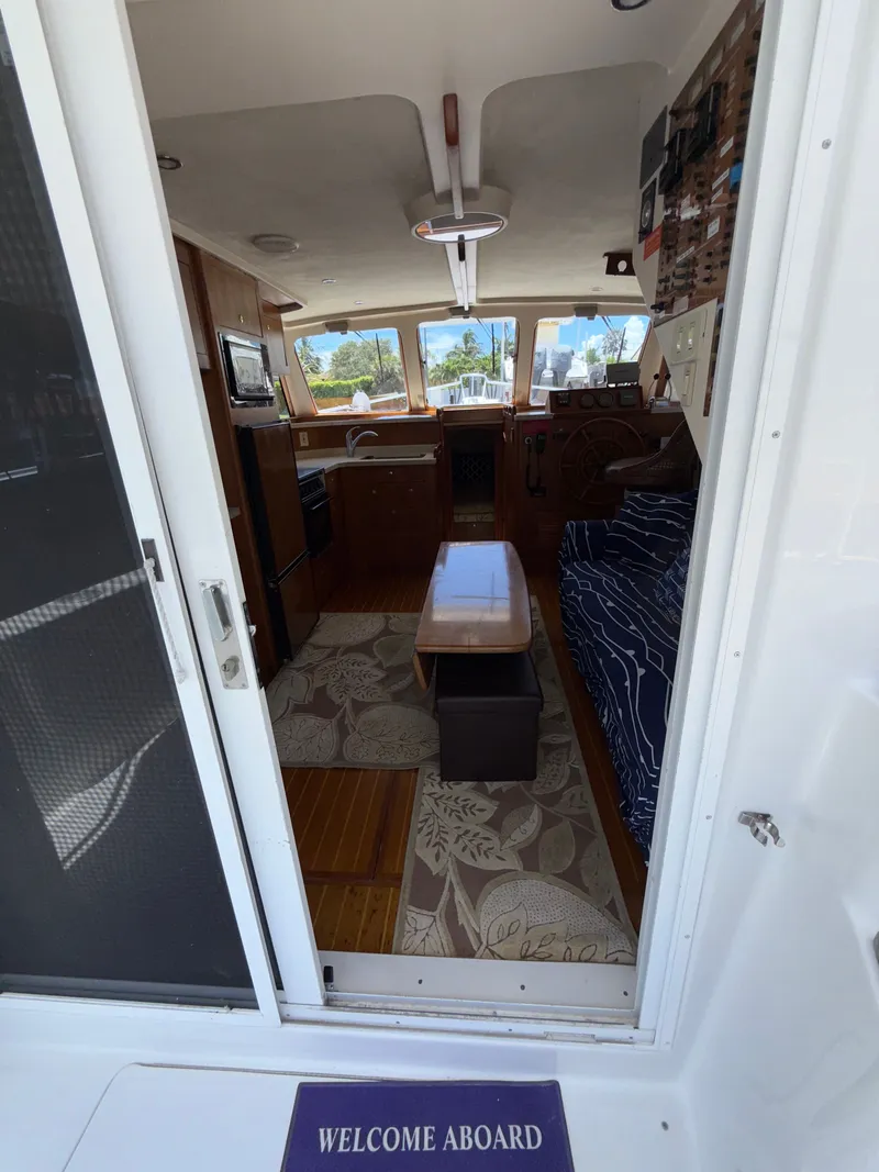 Slide: The Image of Mainship 390 Trawler 2001 - 58