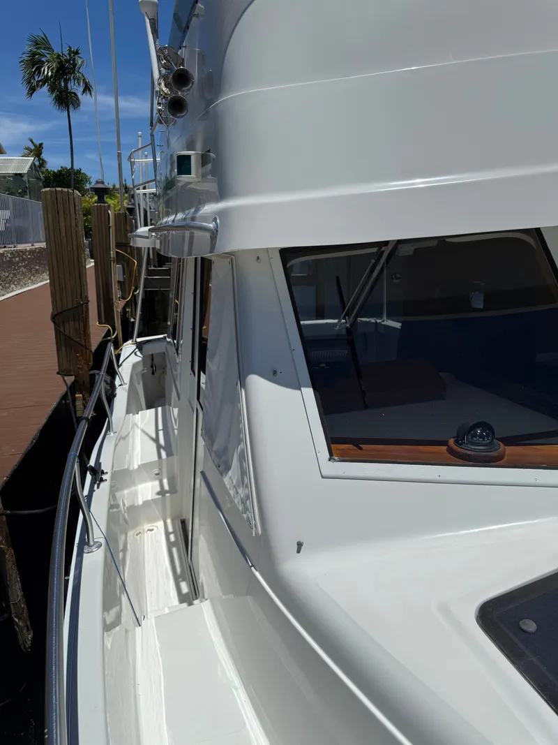 Slide: The Image of Mainship 390 Trawler 2001 - 66