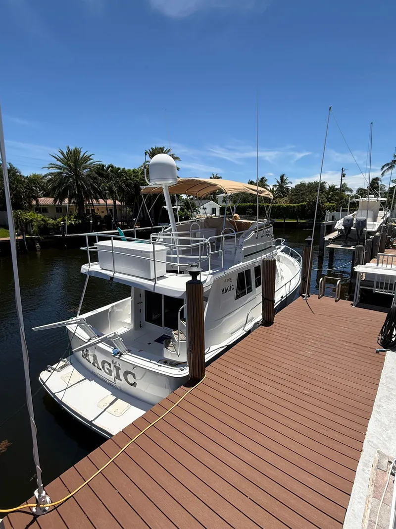 Slide: The Image of Mainship 390 Trawler 2001 - 72