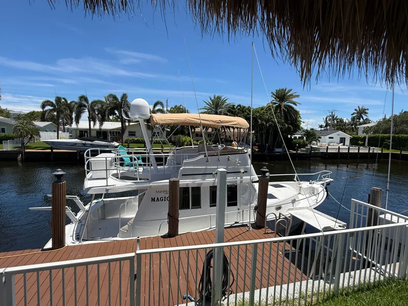 Slide: The Image of Mainship 390 Trawler 2001 - 73