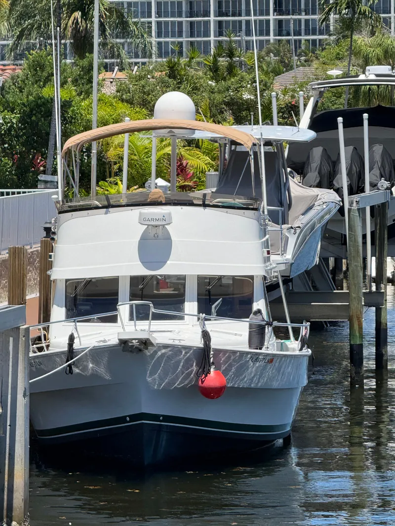 Slide: The Image of Mainship 390 Trawler 2001 - 74