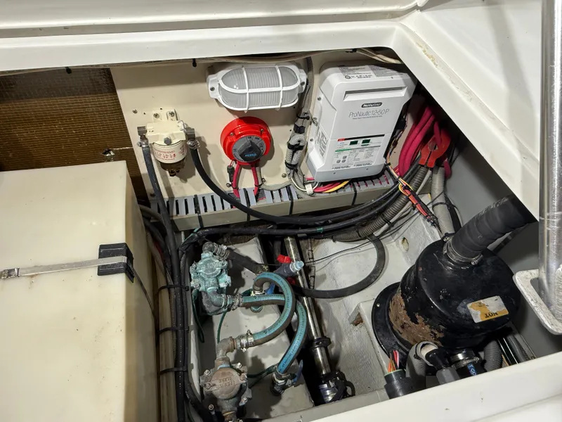 Slide: The Image of Mainship 390 Trawler 2001 - 82