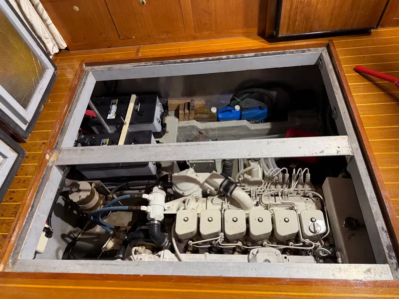 Slide: The Image of Mainship 390 Trawler 2001 - 95