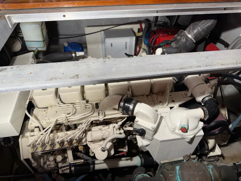 Slide: The Image of Mainship 390 Trawler 2001 - 98