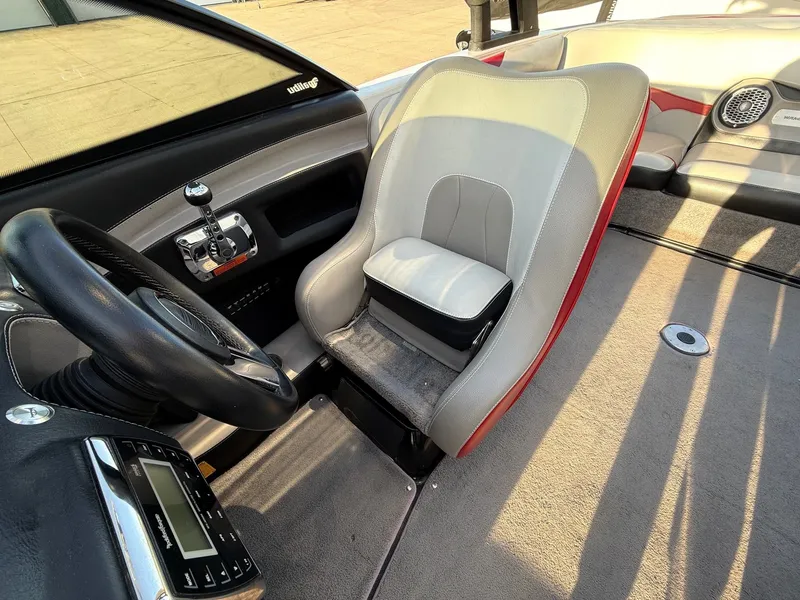 Slide: The Image of Malibu Wakesetter 21 VLX 2013 - 14