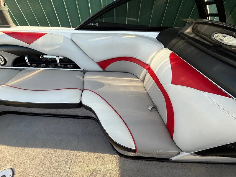 Slide: The Image of Malibu Wakesetter 21 VLX 2013 - 15