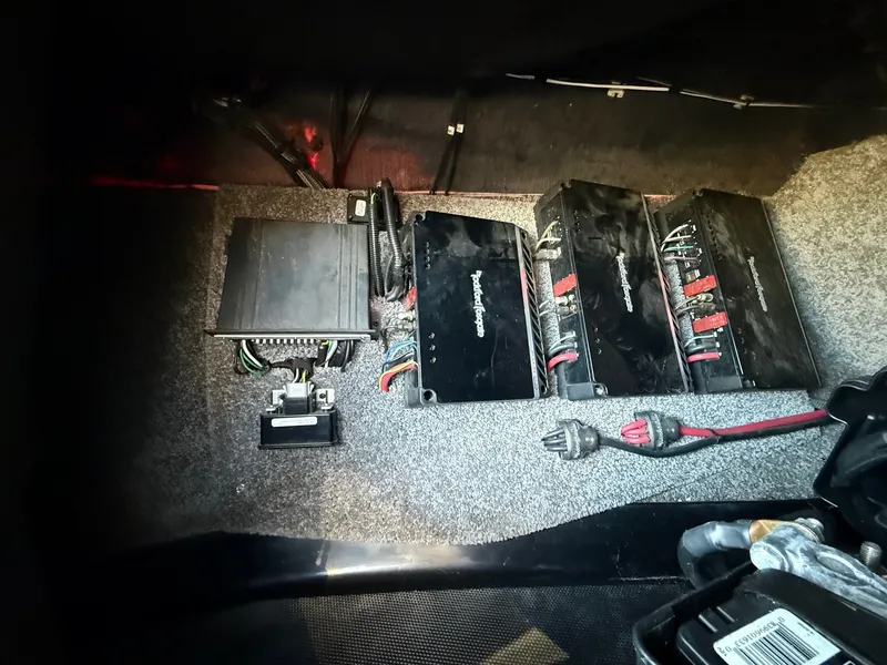 Slide: The Image of Malibu Wakesetter 21 VLX 2013 - 22