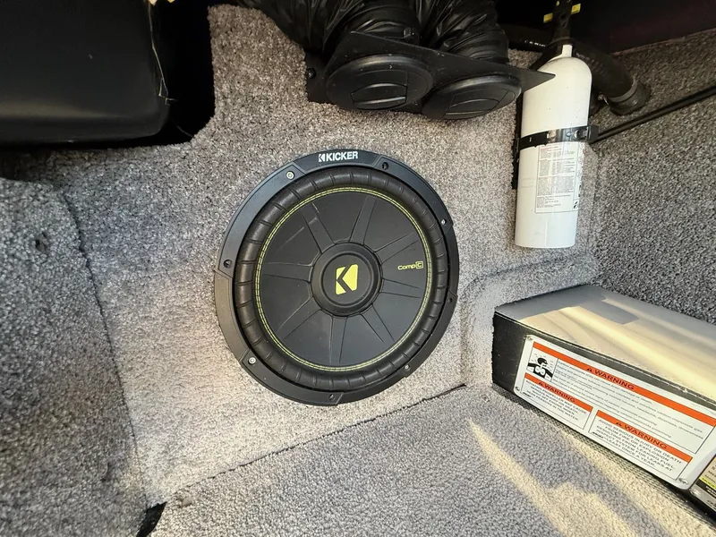 Slide: The Image of Malibu Wakesetter 21 VLX 2013 - 24