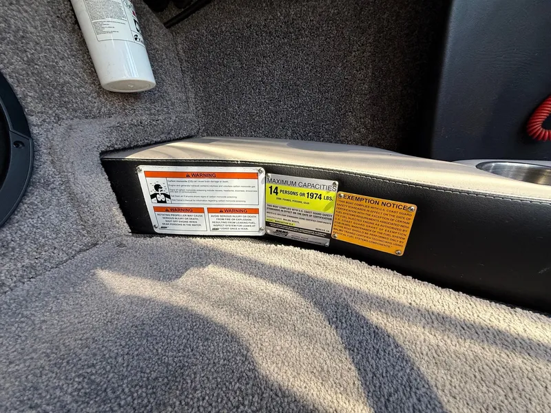 Slide: The Image of Malibu Wakesetter 21 VLX 2013 - 25