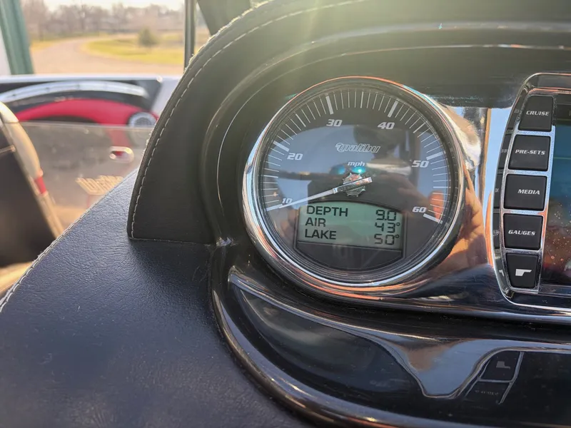 Slide: The Image of Malibu Wakesetter 21 VLX 2013 - 28