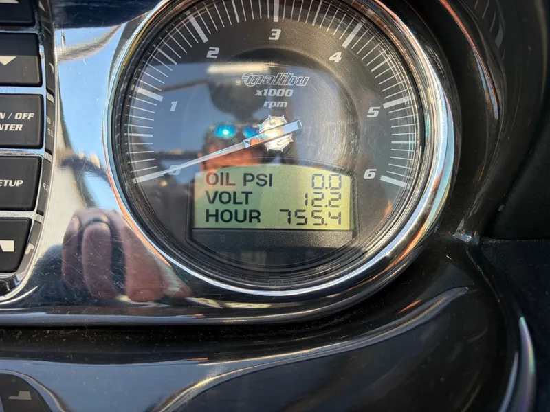 Slide: The Image of Malibu Wakesetter 21 VLX 2013 - 30