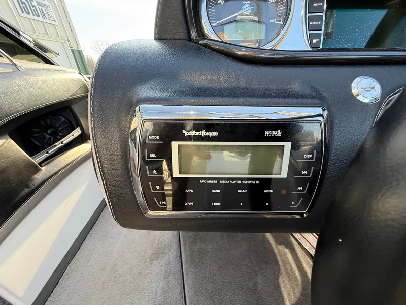 Slide: The Image of Malibu Wakesetter 21 VLX 2013 - 31