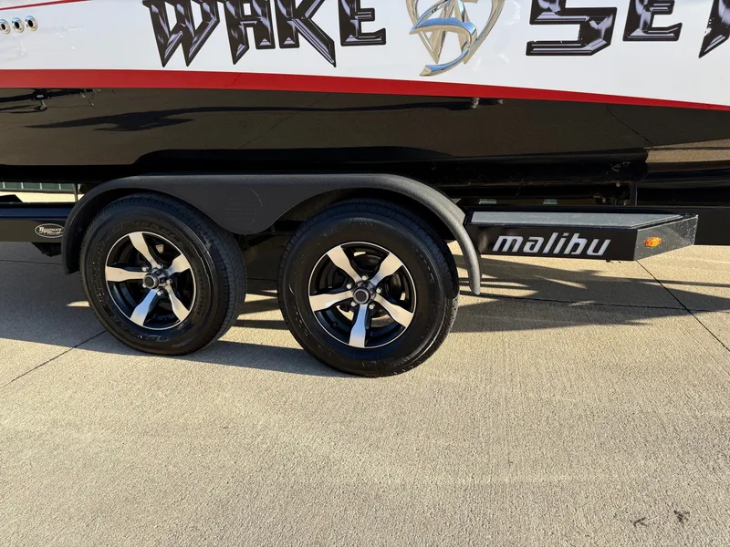 Slide: The Image of Malibu Wakesetter 21 VLX 2013 - 45
