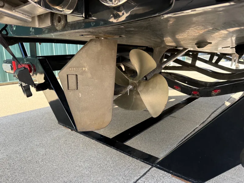 Slide: The Image of Malibu Wakesetter 21 VLX 2013 - 9