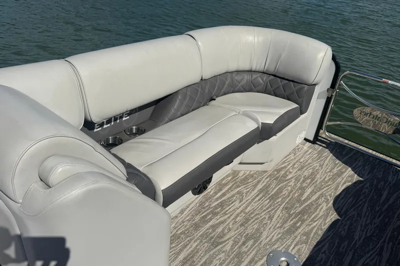 Slide: The Image of Luxurious seating on 2020 SunCatcher Elite 326 DLX SS pontoon boat. - 11