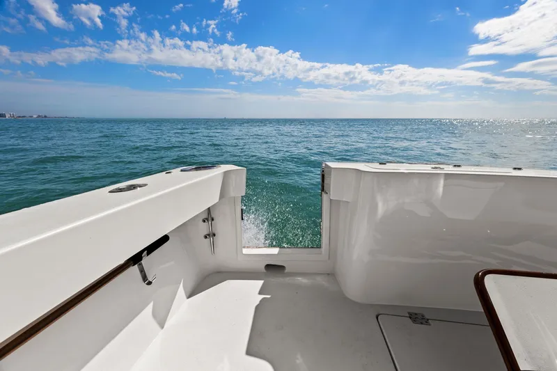 Slide: The Image of Albemarle 41 Express 2024 - 33