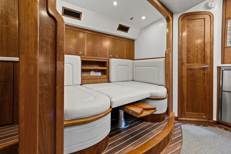 Slide: The Image of Albemarle 41 Express 2024 - 35