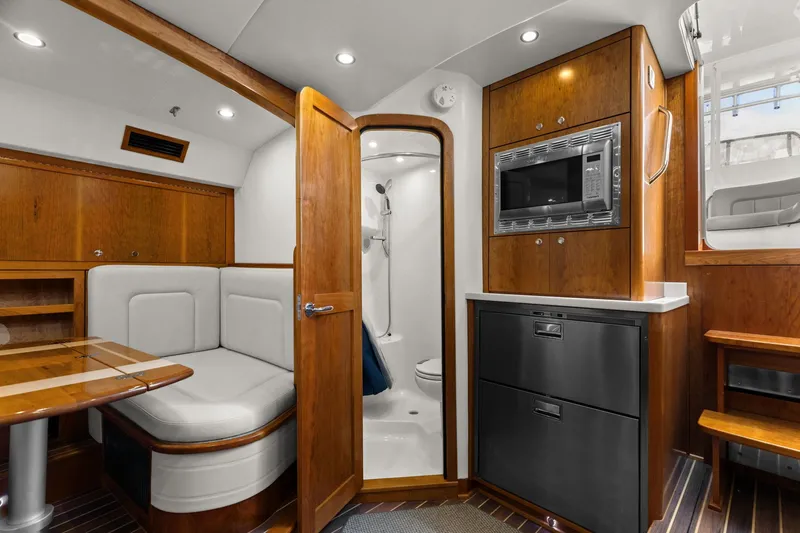 Slide: The Image of Albemarle 41 Express 2024 - 40