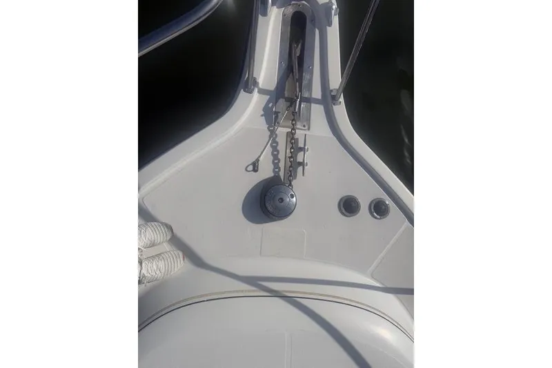 Slide: The Image of Bow deck of 2001 Tiara Yachts 2900 Open with anchor chain and fittings. - 29