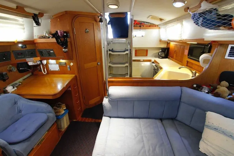 Slide: The Image of Pearson 37-2 1990 - 2