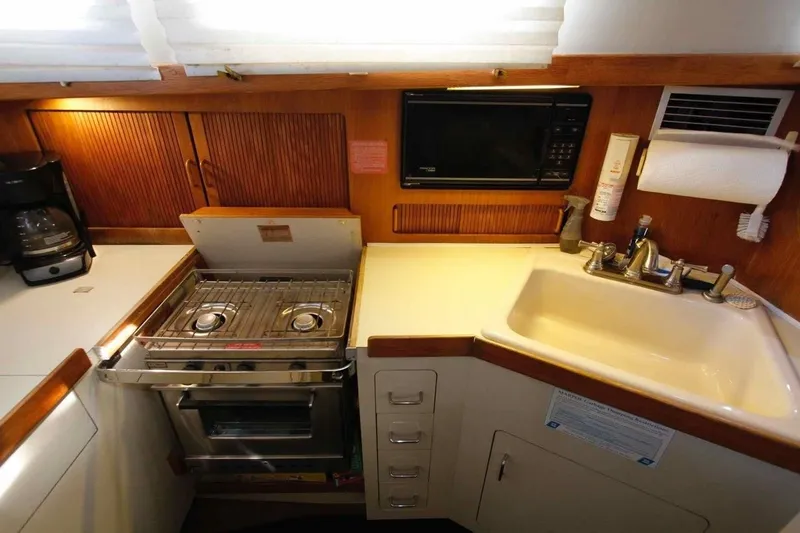 Slide: The Image of Pearson 37-2 1990 - 3