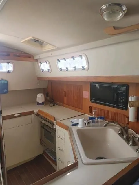 Slide: The Image of Pearson 37-2 1990 - 4