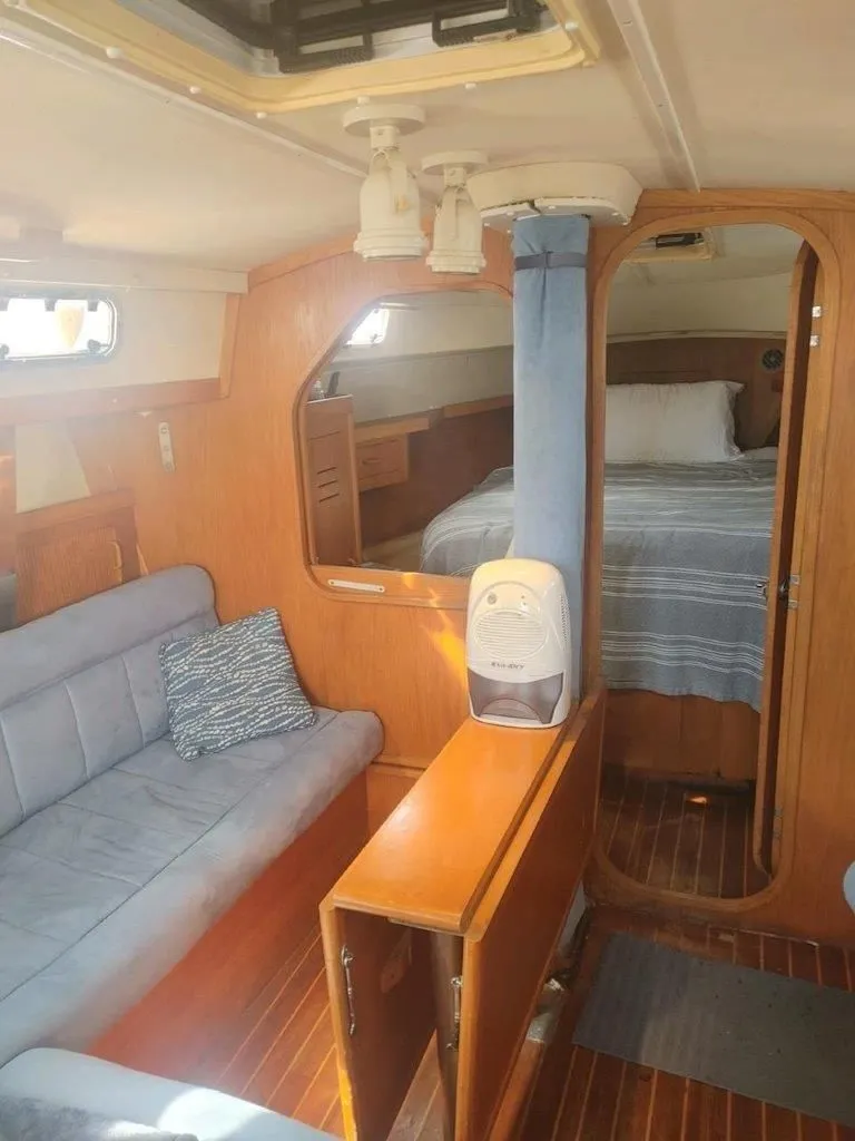 Slide: The Image of Pearson 37-2 1990 - 6