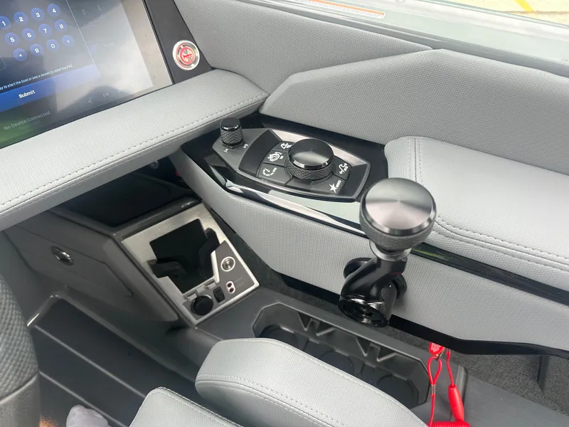 Slide: The Image of MasterCraft X22 2026 - 13