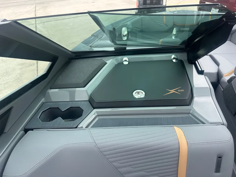 Slide: The Image of MasterCraft X22 2026 - 15