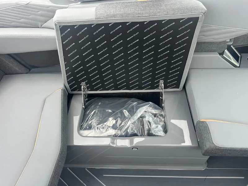 Slide: The Image of MasterCraft X22 2026 - 20