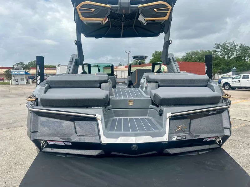 Slide: The Image of MasterCraft X22 2026 - 27