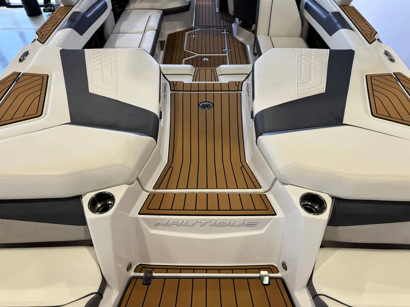 Slide: The Image of Interior of the 2022 Nautique Super Air Nautique G23 boat. - 10