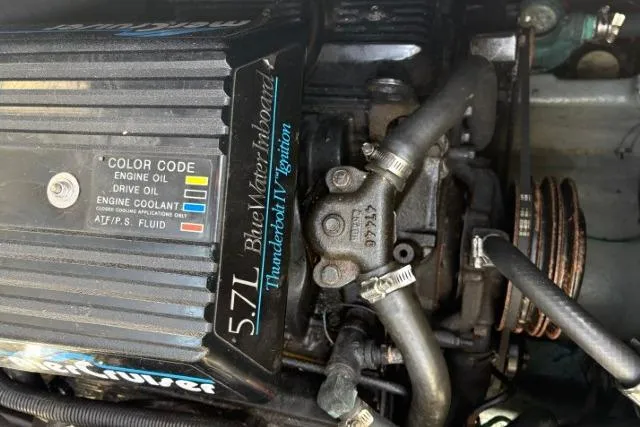 Slide: The Image of Engine of a 1993 Sea Ray Sundancer 330 with 5.7L Blue Water Thunderbolt ignition system. - 127