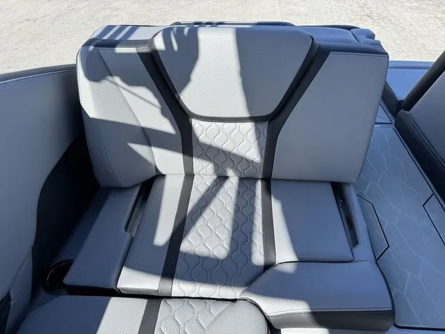 Slide: The Image of Yamaha 255XD 2026 - 15