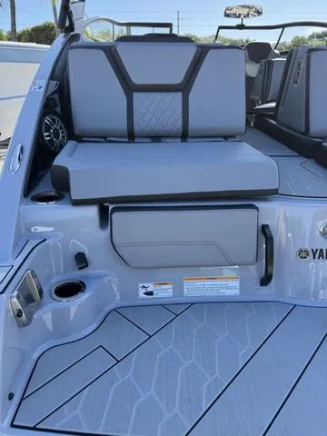 Slide: The Image of Yamaha 255XD 2026 - 6