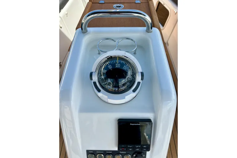 Slide: The Image of Compass and navigation controls on 2024 Jeanneau Sun Odyssey 410 yacht. - 22