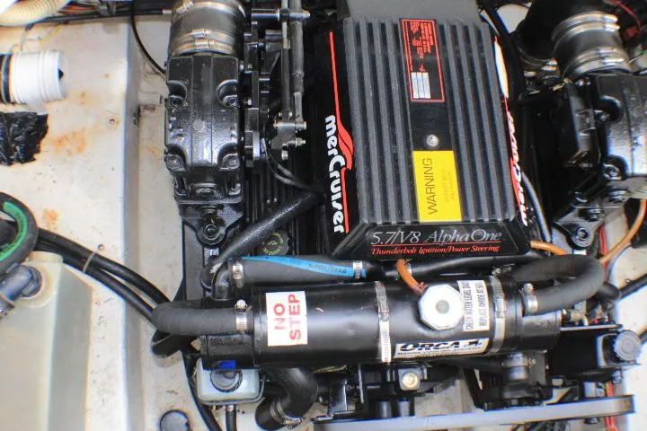 Slide: The Image of Engine of 1998 Bayliner 2655 Ciera Sunbridge with MerCruiser 5.7L Alpha One. - 20