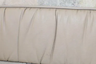 Slide: The Image of Beige leather upholstery on 1998 Bayliner 2655 Ciera Sunbridge boat interior. - 59