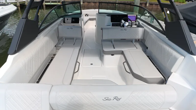 Slide: The Image of Sea Ray SDX 270 Outboard 2025 - 11