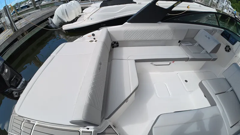 Slide: The Image of Sea Ray SDX 270 Outboard 2025 - 13