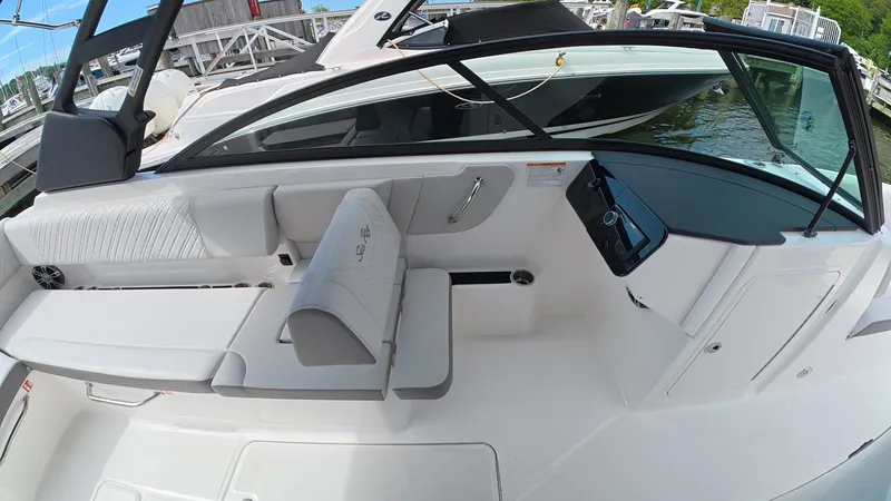 Slide: The Image of Sea Ray SDX 270 Outboard 2025 - 19