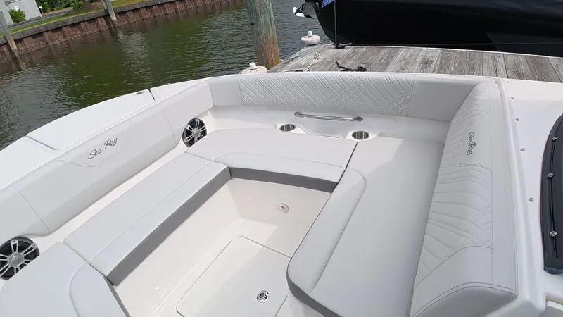Slide: The Image of Sea Ray SDX 270 Outboard 2025 - 26