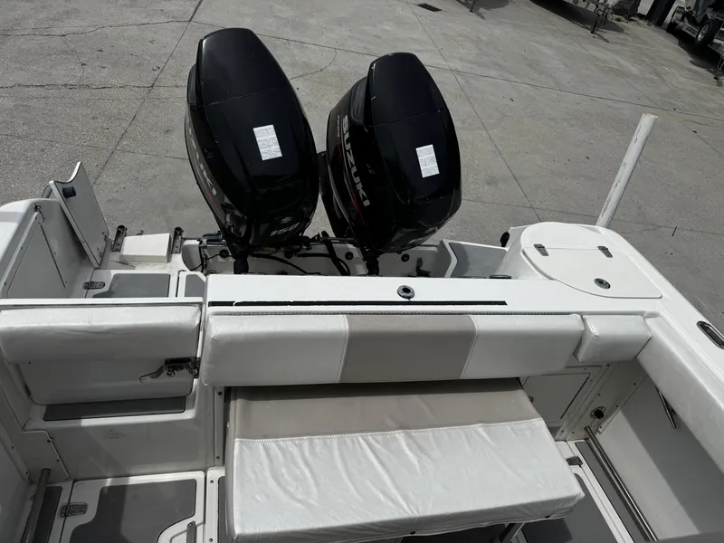 Slide: The Image of Boston Whaler 230 Outrage 2001 - 11