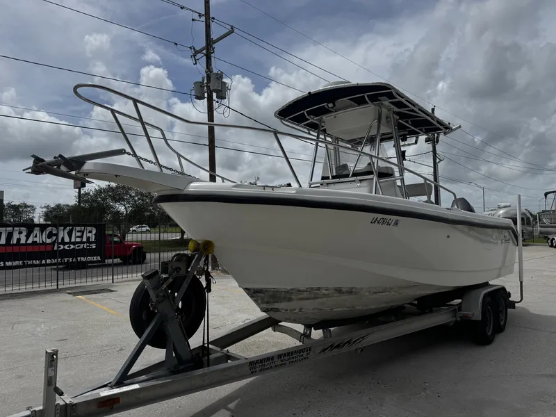 Slide: The Image of Boston Whaler 230 Outrage 2001 - 6