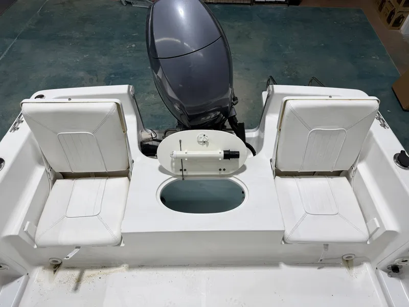 Slide: The Image of Sea Hunt Triton 177 2014 - 12