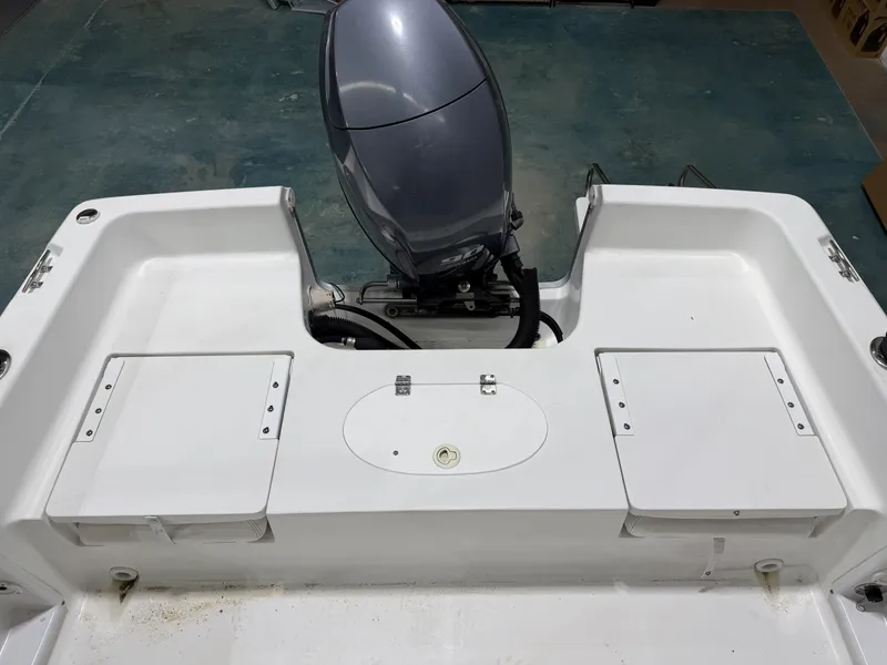 Slide: The Image of Sea Hunt Triton 177 2014 - 13