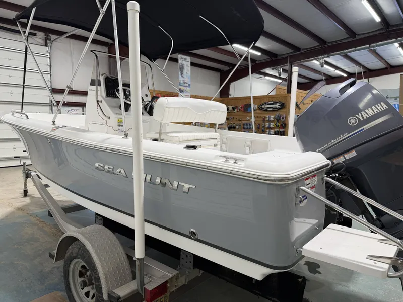 Slide: The Image of Sea Hunt Triton 177 2014 - 17