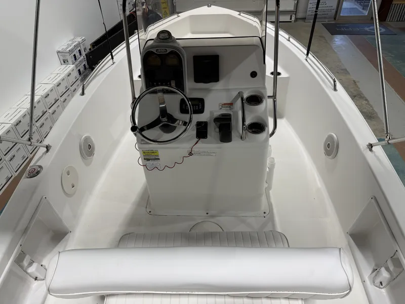 Slide: The Image of Sea Hunt Triton 177 2014 - 21