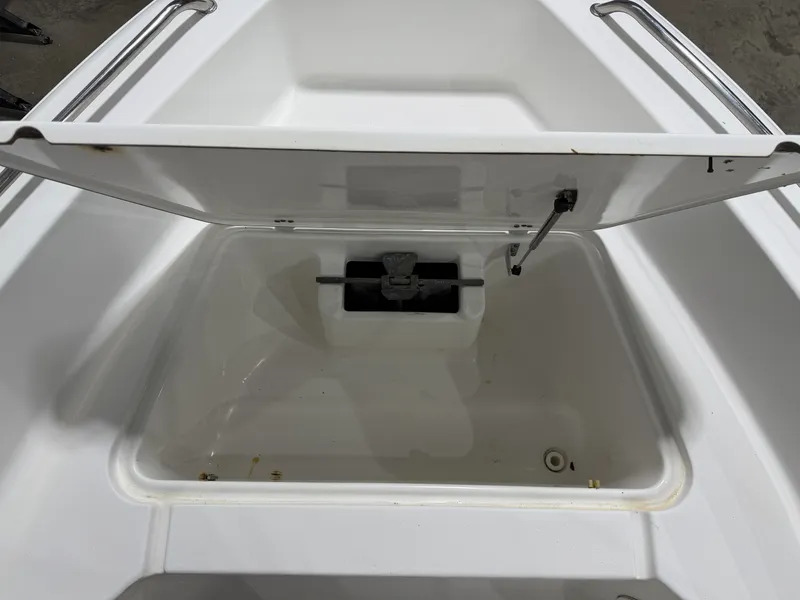 Slide: The Image of Sea Hunt Triton 177 2014 - 23